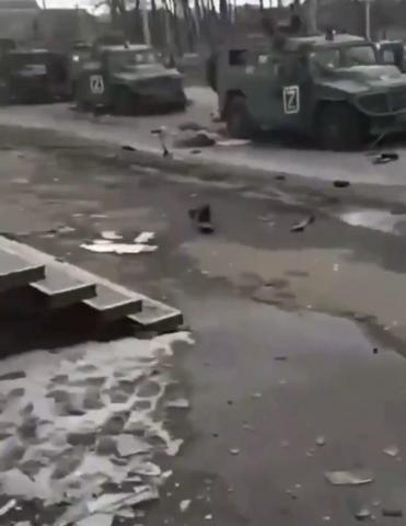 A column of ruSSian vehicles broke into Kharkov