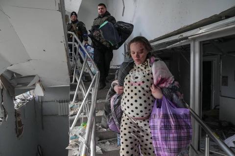 Russian invaders deliberately bomb a children's hospital in Mariupol