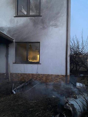 In Kyiv, the remains of the rocket hit a private house