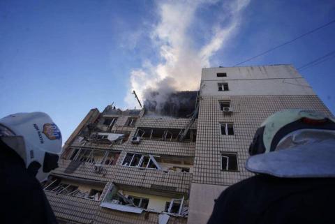 Kyiv. Morning. Consequences of a missile hitting a residential building in the Shevchenkivskyi district