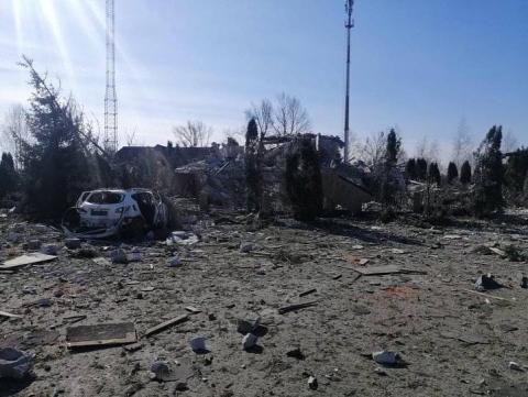 Seven people were killed and five were injured in an airstrike on Makarov