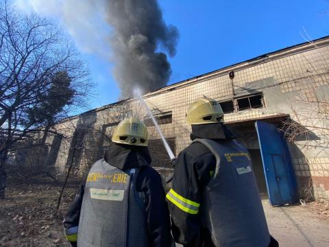In the Obolonskyi district of Kyiv, as a result of enemy shelling, a truck and two buildings were engaged