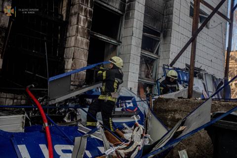 In the Obolonskyi district of Kyiv, as a result of enemy shelling, a truck and two buildings were engaged