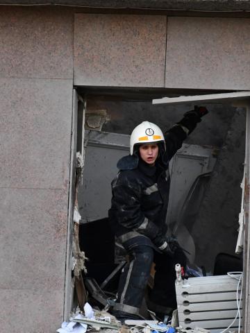 On March 29, at about 08:45 in Mykolayiv, as a result of shelling and hitting a nine-storey administrative building
