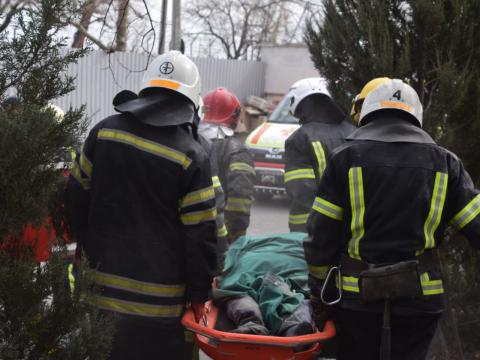 On March 29, at about 08:45 in Mykolayiv, as a result of shelling and hitting a nine-storey administrative building