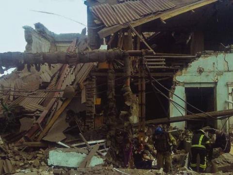 The consequences of two air strikes on Lysychansk, the bodies of four victims were found, the search continues
