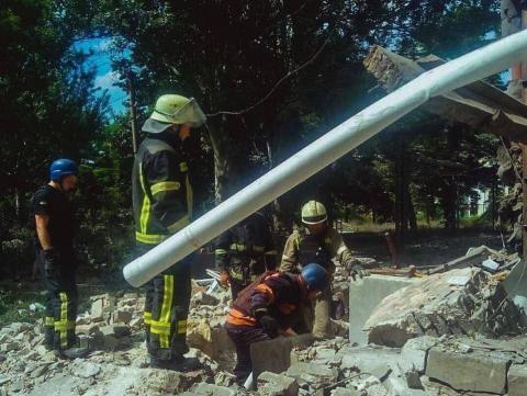 The consequences of two air strikes on Lysychansk, the bodies of four victims were found, the search continues