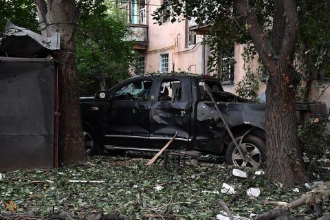 This morning, rashists massively shelled Mykolaiv, as a result of which a fire broke out in a two-story residential building and several cars