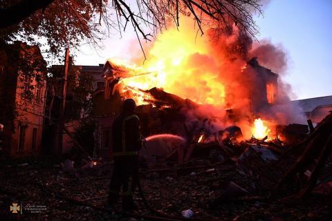 This morning, rashists massively shelled Mykolaiv, as a result of which a fire broke out in a two-story residential building and several cars