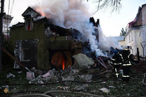 This morning, rashists massively shelled Mykolaiv, as a result of which a fire broke out in a two-story residential building and several cars