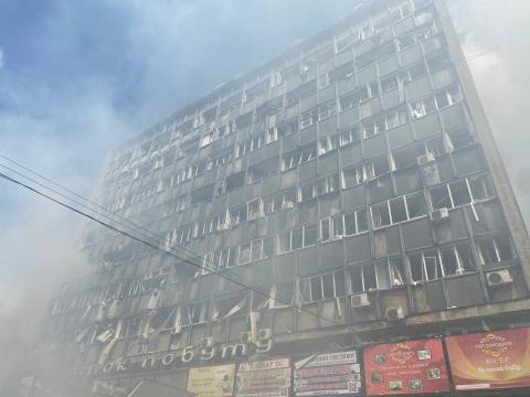 Rocket attack in Vinnytsia. Previously, 3 rushist rockets were aimed at a building with office premises