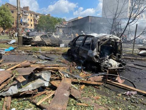 Rocket attack in Vinnytsia. Previously, 3 rushist rockets were aimed at a building with office premises