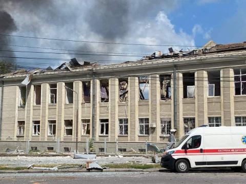 Rocket attack in Vinnytsia. Previously, 3 rushist rockets were aimed at a building with office premises