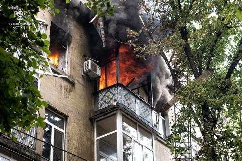 In Sumy, rescuers eliminate the consequences of an enemy attack on the central part of the city
