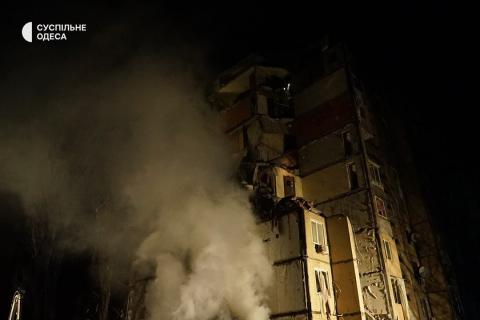 Odesa. The liquidation of the consequences of an enemy attack on a residential building is ongoing.