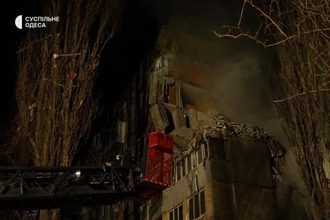 Odesa. The liquidation of the consequences of an enemy attack on a residential building is ongoing.