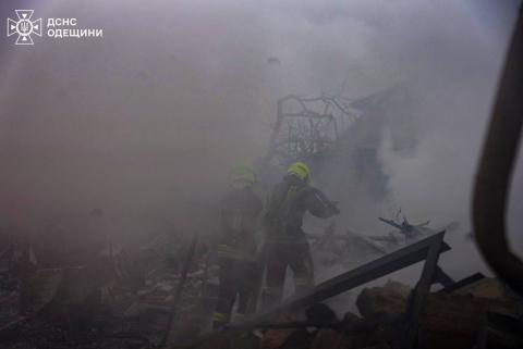 As a result of an enemy rocket attack on the city of Odesa, 17 people died, including one rescuer.