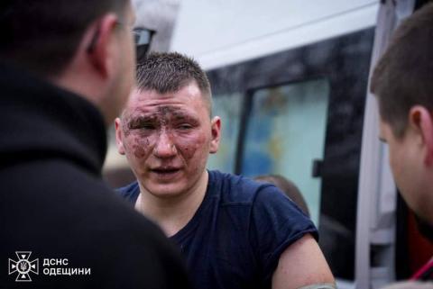As a result of an enemy rocket attack on the city of Odesa, 17 people died, including one rescuer.