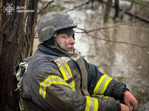 As a result of an enemy rocket attack on the city of Odesa, 17 people died, including one rescuer.