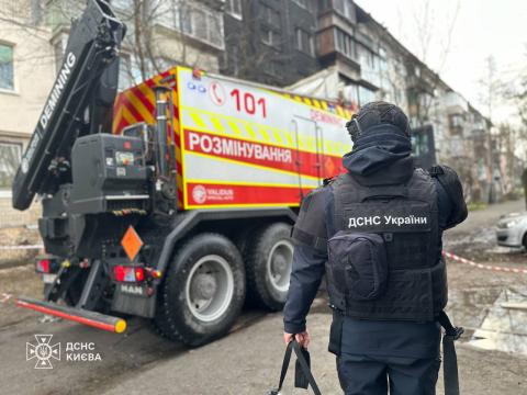 Massive missile attack on Kyiv: at least 10 injured.