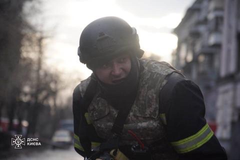 Massive missile attack on Kyiv: at least 10 injured.