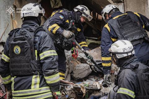 Rescue Operations Continue in Kharkiv Following ruSSian Strike on Residential Building