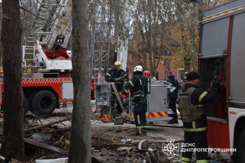 russian Missile Strike Hits Kryvyi Rih, Damaging Residential Building and Leaving Several Injured