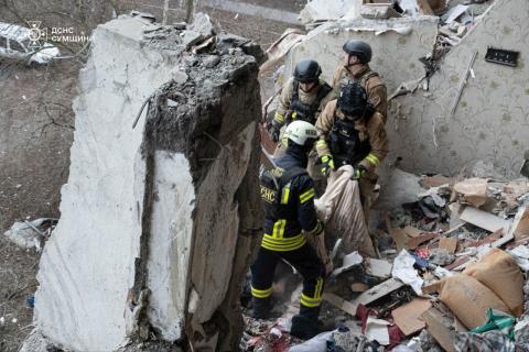 Deadly Strike in Sumy: Rescuers Retrieve Bodies, Dozens Evacuated