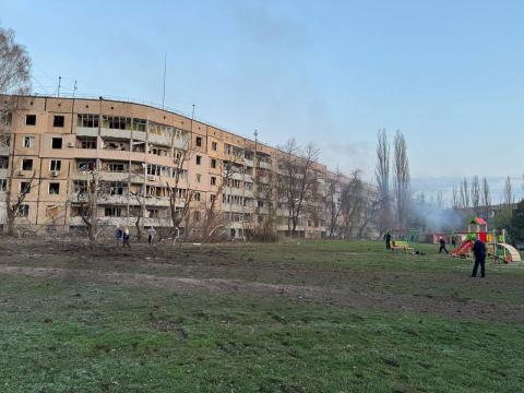 Kryvyi Rih. About an hour ago, the russians killed 12 people, including 3 children; more than fifty others were injured.