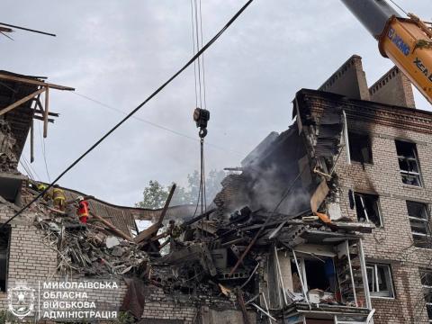 Deadly nighttime attack on Mykolaiv leaves one dead, several injured