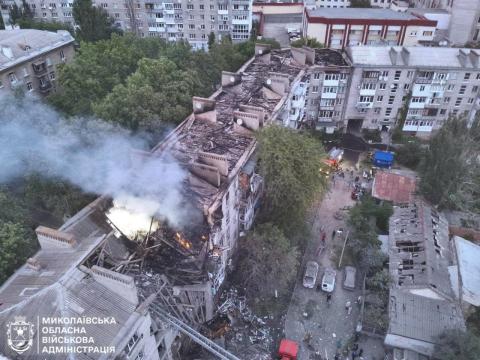 Deadly nighttime attack on Mykolaiv leaves one dead, several injured