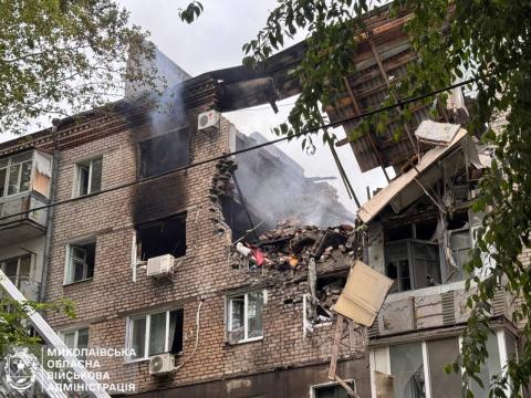 Deadly nighttime attack on Mykolaiv leaves one dead, several injured
