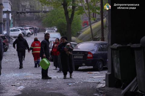 russian overnight attack on Dnipro kills 2, injures 27
